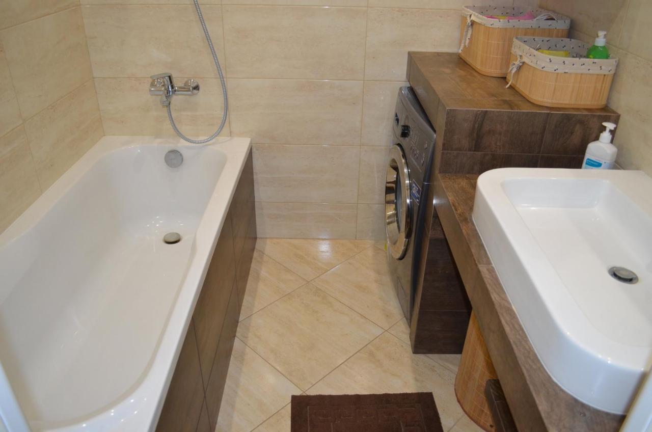 Apartment On Getmana Vigovskogo 49 Rivne Exterior foto